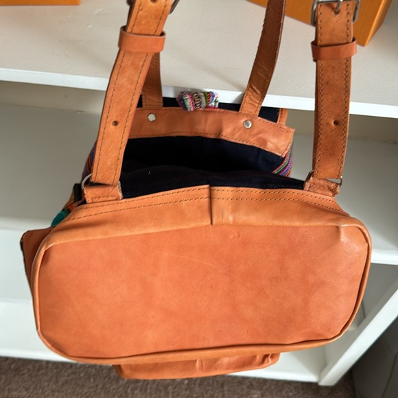 Bèelia Boutique floral genuine leather backpack embroidered blue pink Mexico - Picture 6 of 8